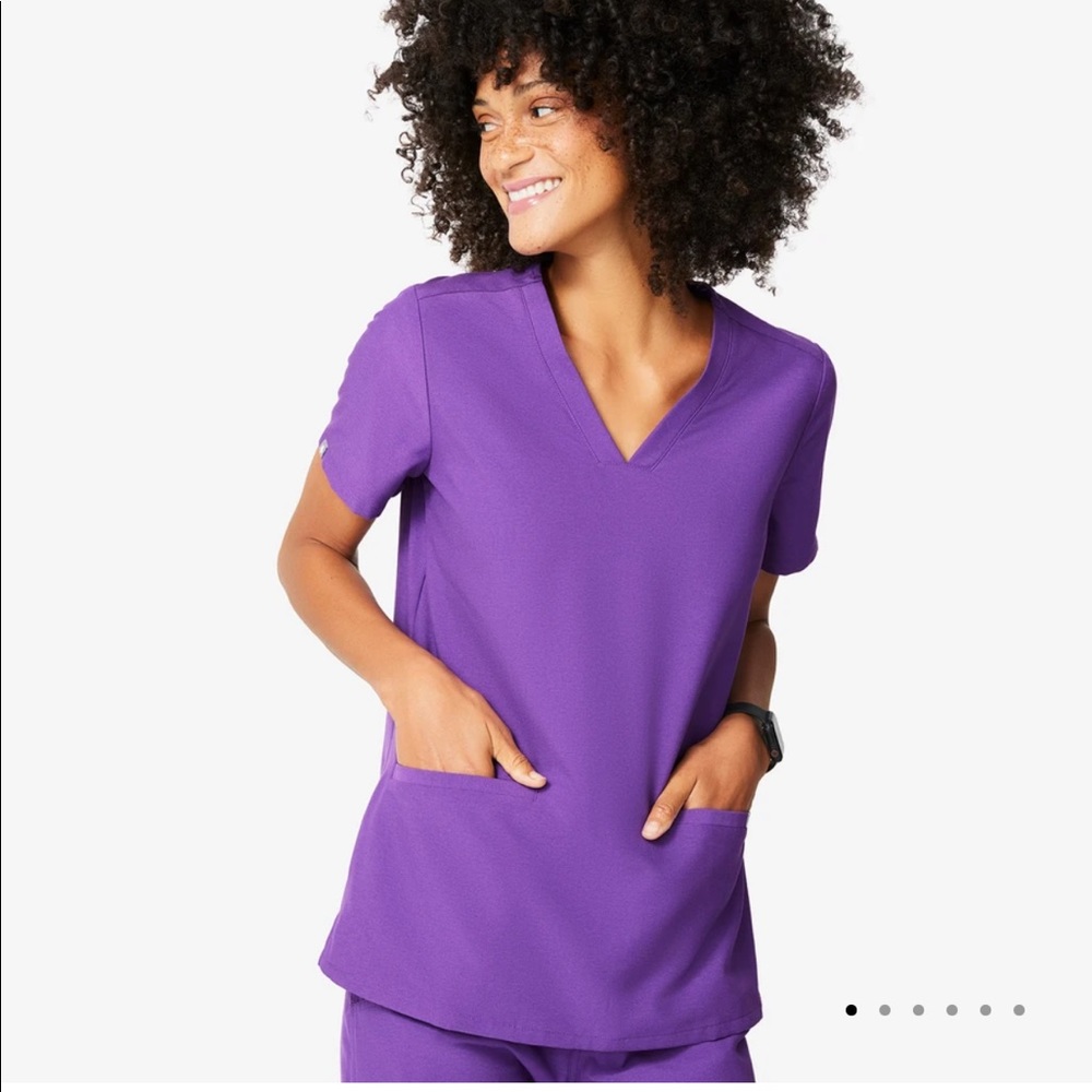 FIGS ultraviolet casma tops